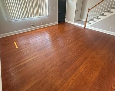 3158 Woodring Avenue - Photo Thumbnail 6