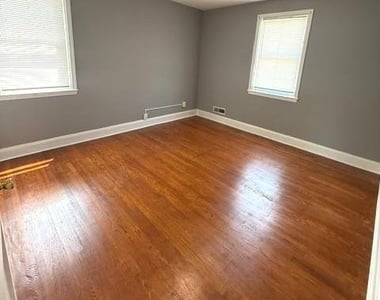3158 Woodring Avenue - Photo Thumbnail 14