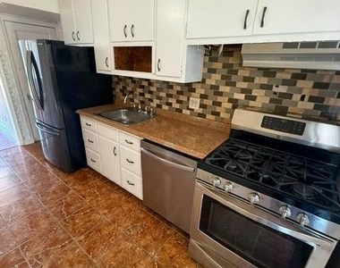 3158 Woodring Avenue - Photo Thumbnail 2