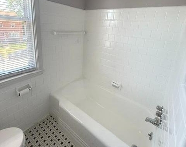 3158 Woodring Avenue - Photo Thumbnail 22