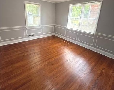 3158 Woodring Avenue - Photo Thumbnail 11