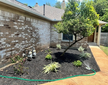 1906 Alex Ave - Photo Thumbnail 11