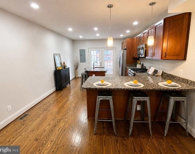 1832 Light Street - Photo Thumbnail 3