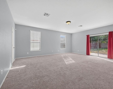 2200 Ezra Ct - Photo Thumbnail 14