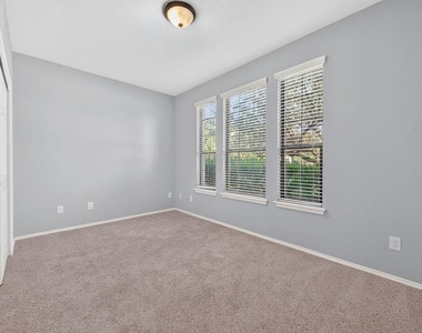 2200 Ezra Ct - Photo Thumbnail 11
