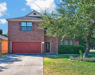 2200 Ezra Ct - Photo Thumbnail 2