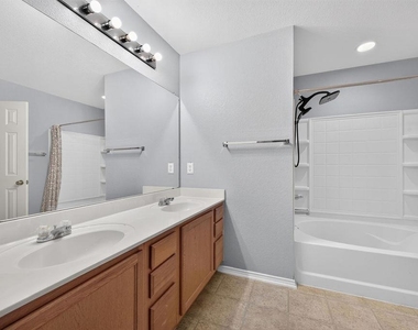 2200 Ezra Ct - Photo Thumbnail 21