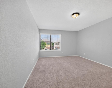2200 Ezra Ct - Photo Thumbnail 26