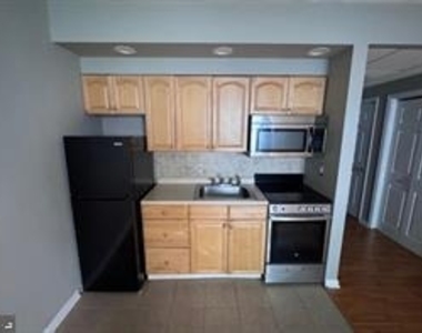1000 Fell Street - Photo Thumbnail 9
