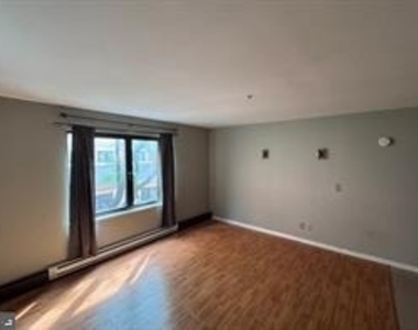 1000 Fell Street - Photo Thumbnail 7