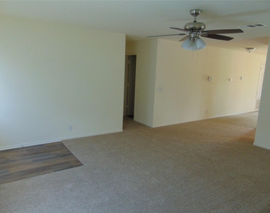 15209 Bullace St - Photo Thumbnail 6