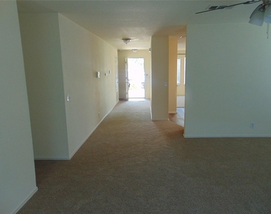 15209 Bullace St - Photo Thumbnail 4