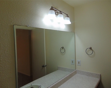 15209 Bullace St - Photo Thumbnail 12