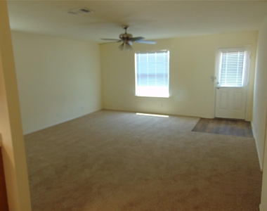 15209 Bullace St - Photo Thumbnail 5