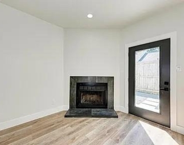 201 W Mockingbird Ln - Photo Thumbnail 27