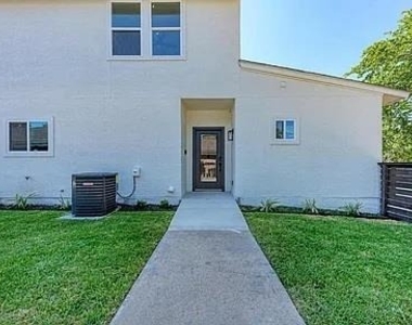 201 W Mockingbird Ln - Photo Thumbnail 29