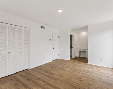 4303 Rimdale Dr - Photo Thumbnail 14