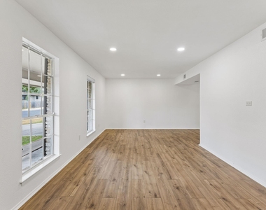 4303 Rimdale Dr - Photo Thumbnail 2