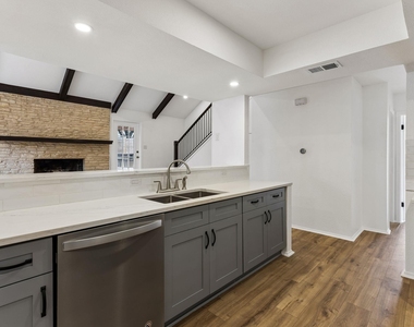 4303 Rimdale Dr - Photo Thumbnail 7
