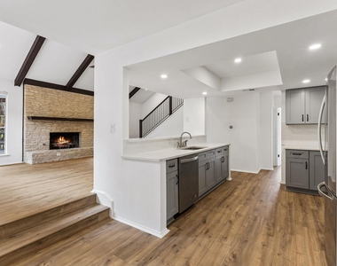 4303 Rimdale Dr - Photo Thumbnail 6