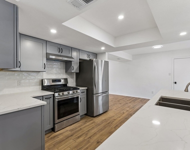 4303 Rimdale Dr - Photo Thumbnail 8