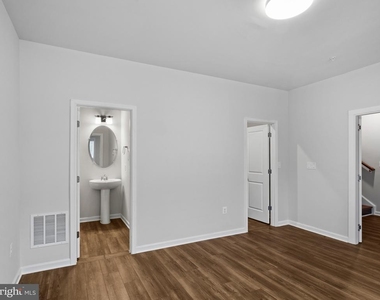 305 Backwater Way - Photo Thumbnail 3