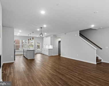 305 Backwater Way - Photo Thumbnail 12