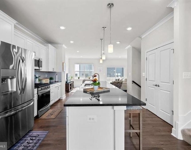 614 Chalcedony Lane - Photo Thumbnail 3