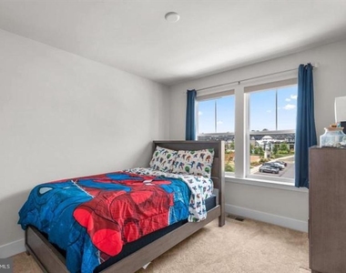 614 Chalcedony Lane - Photo Thumbnail 11