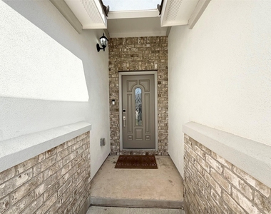 142 Periwinkle Ln - Photo Thumbnail 1