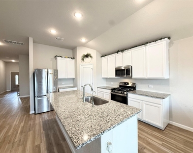 142 Periwinkle Ln - Photo Thumbnail 3