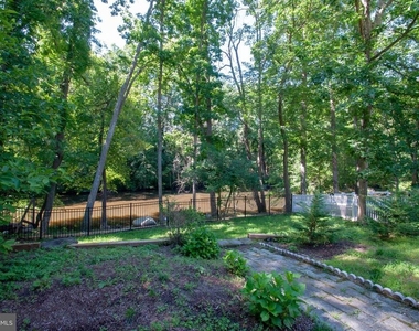 637 Whittier Parkway - Photo Thumbnail 17