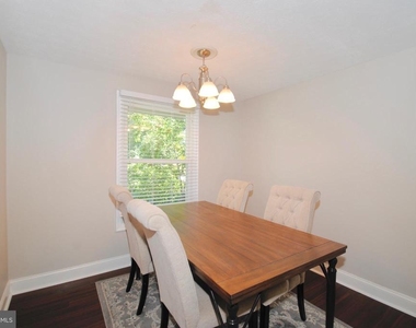 637 Whittier Parkway - Photo Thumbnail 2