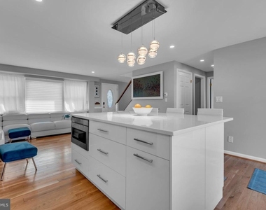 376 Alameda Parkway - Photo Thumbnail 8