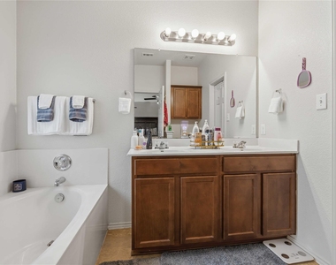 11607 Eric Heiden Ct - Photo Thumbnail 11