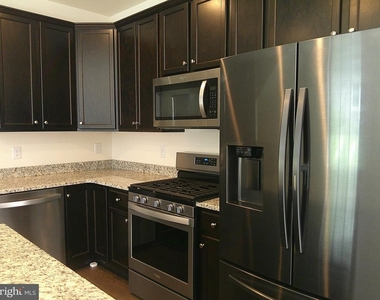 634 Mccomb Place - Photo Thumbnail 5