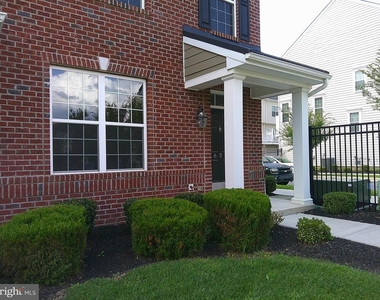 634 Mccomb Place - Photo Thumbnail 2