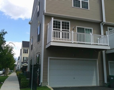 634 Mccomb Place - Photo Thumbnail 3