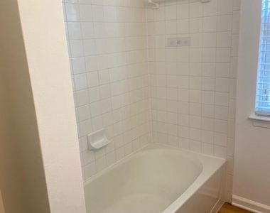 9 Balmoral Court - Photo Thumbnail 24