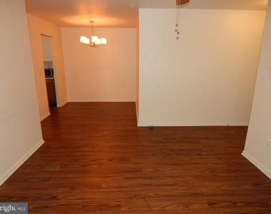 1 Essex Hall - Photo Thumbnail 3