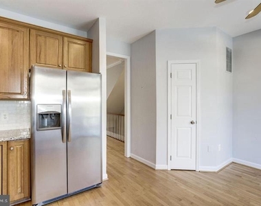 807 Capitol Square Place Sw - Photo Thumbnail 7