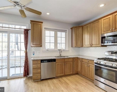807 Capitol Square Place Sw - Photo Thumbnail 4