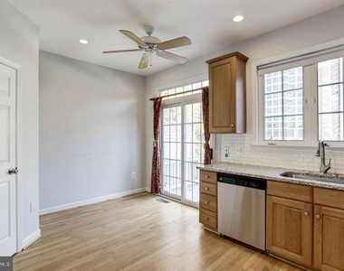 807 Capitol Square Place Sw - Photo Thumbnail 8