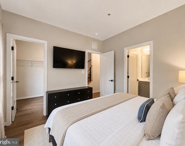 1011 Sycamore Drive Se - Photo Thumbnail 25