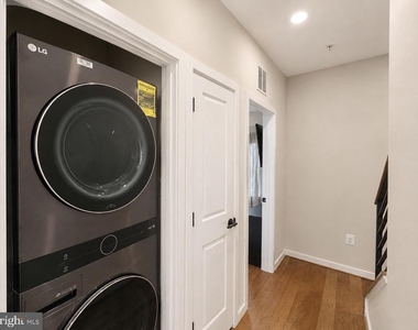 1011 Sycamore Drive Se - Photo Thumbnail 22
