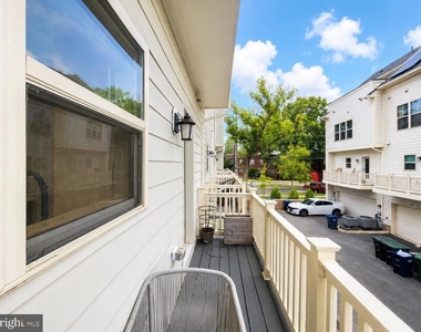 1011 Sycamore Drive Se - Photo Thumbnail 12