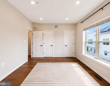 1011 Sycamore Drive Se - Photo Thumbnail 19