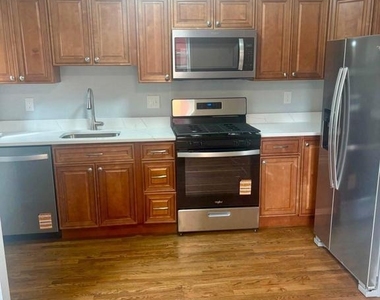 164 Elmira Street Sw - Photo Thumbnail 2