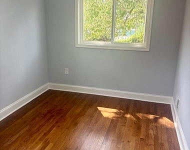 164 Elmira Street Sw - Photo Thumbnail 6