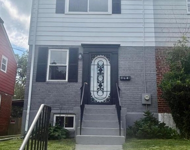 164 Elmira Street Sw - Photo Thumbnail 1